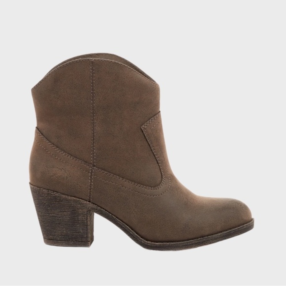 ROCKET DOG COWBOY BOOT STYLE HEELS